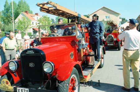 Brandkåren i Kisa 100 år
pim

Brandbilsrally i samband med 100-års firandet, här är det brandmän från Gävle som är redo för start
Nyckelord: Brandkåren i Kisa 100 år