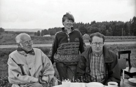 Biodlarföreningen sommarmöte Harg
raja
Möte ute i det gröna

raja
Från vänster Evert Langvall och Anne-Sofie Johansson Harg. 
Källa: Gerd Pettersson 

Nyckelord: Biodlarföreningen Kisa