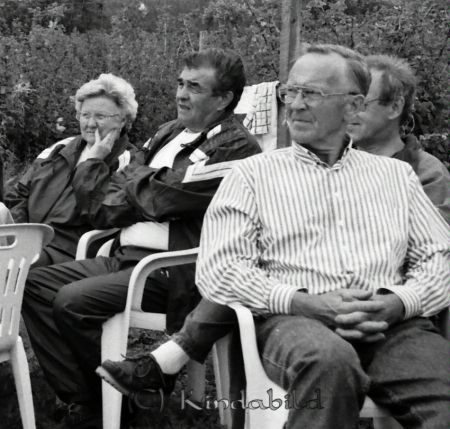 Biodlarföreningen sommarmöte Harg
raja
Möte ute i det gröna

raja
Från vänster Vailet och Kurt Johansson och Staffan Hultgren.
Källa: Studiegruppen hembygdsgården 
Nyckelord: Biodlarföreningen Kisa