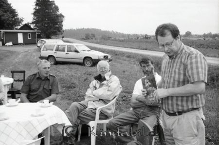 Biodlarföreningen sommarmöte Harg
raja
Möte ute i det gröna
Nyckelord: Biodlarföreningen Kisa