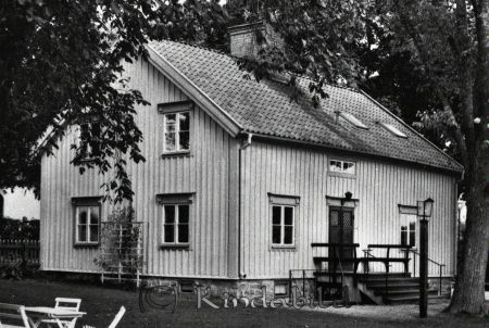 Kindavyer
raja
Sockenstugan Kisa 
Nyckelord: Sockenstugan Kisa