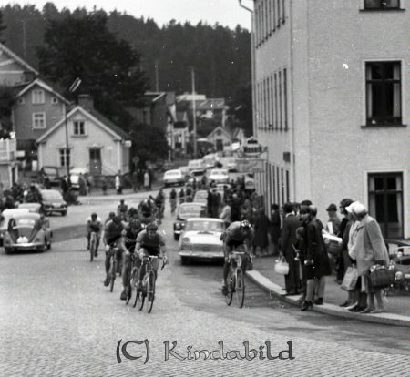 Kindavyer
raja
Cykeltävling genom Kisa
Nyckelord: Cykeltävling Kisa
