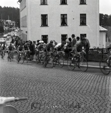 Kindavyer
raja
Cykeltävling genom Kisa
Nyckelord: Cykeltävling Kisa