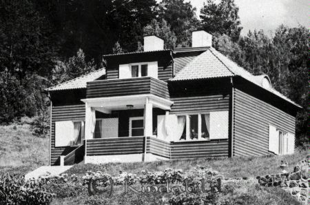 Fridhem Yxefall
raja
Fridhem Yxefall ägs av min svärfar Kenneth Emilson 
Källa: ring

raja
Fridhem ombyggt 1943 av fabrikör Arthur och Ida Rydin.
Källa: Sv Bebyg. 
Källa: Gerd Pettersson

Nyckelord: Fridhem Yxefall