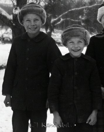 I snölandskap
mayca
Glada gossar.
Nyckelord: Ramstedt Korpklev