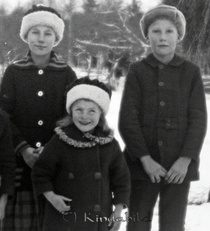 I snölandskap
mayca
Vinterklädda barn.
Nyckelord: Ramstedt Korpklev