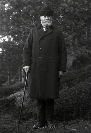 I skogsbacken.
mayca
Myndighetsperson?
Nyckelord: Ramstedt Korpklev
