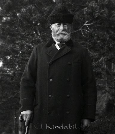 I skogsbacken.
mayca
Jultomten?
Nyckelord: Ramstedt Korpklev