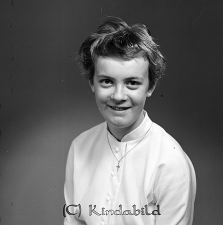 Inger Kihlström Kem affären Kisa
gepe

Konfirmand

raja
Inger Kihlström var född 1944 i Stockholm, dotter till Rune och Margareta Kihlström. Modern Margareta var född 1917 i Kisa och syster till Vilhelm på Kemikalieaffären i Kisa.
 Källa: Studiegruppen hembygdsgården 
Nyckelord: Kihlström Kisa