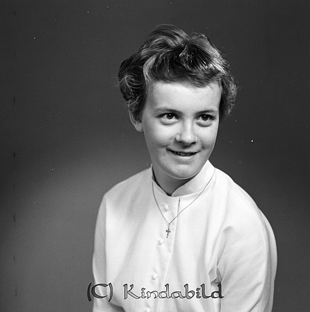 Inger Kihlström Kem affären  Kisa
gepe
Konfirmand
Inger Kihlström
Nyckelord: Kihlström Kisa