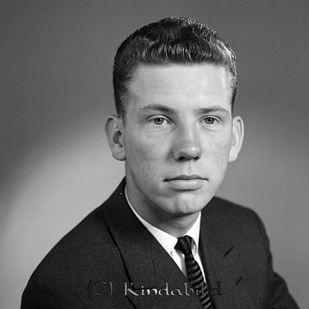 Ingvar Larsson Rothult
gepe
Ingvar Larsson Rothult.
Ung man med mörk kavaj, vit skjorta och mörk smal slips
Bodde i Fridhem på andra sidan Rothults sjön.
Nyckelord: Larsson Rothult