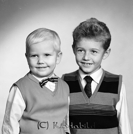 Barnen Isacksson Kisa
raja
Syskonpar

Nyckelord: Isacksson Kisa