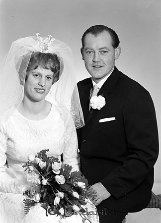 Uno Pettersson Kisa
gepe
Brudpar
Uno Pettersson och Gunilla Elvin
Nyckelord: Pettersson Kisa