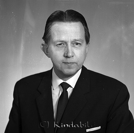 Pastor Konrad Bjurlid Elim Kisa
raja
Man klädd i skjorta slips och kavaj

Nyckelord: Bjurlid Kisa