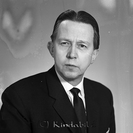Pastor Konrad Bjurlid Elim Kisa
raja
Man klädd i skjorta slips och kavaj

raja
Pastor Konrad Bjurlid född 1917 i Färnebo Värmland, gift 1946 med Elsa Margareta född Nilsson Färnebo.
Barn: Lars född i Säby 1947
Hans Staffan född 1949 i Frinnaryd.
1950 bodde de i Frinnaryd.
Eva född 1959 i Strängnäs
1970 bodde familjen i Ljungby.
Källa: Folkräkning 
Källa: Gerd Pettersson

Nyckelord: Bjurlid Kisa