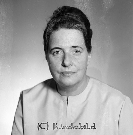 Ingrid Andersson Kisa
raja
Kvinna klädd i en ljus klänning                

Nyckelord: Andersson Kisa