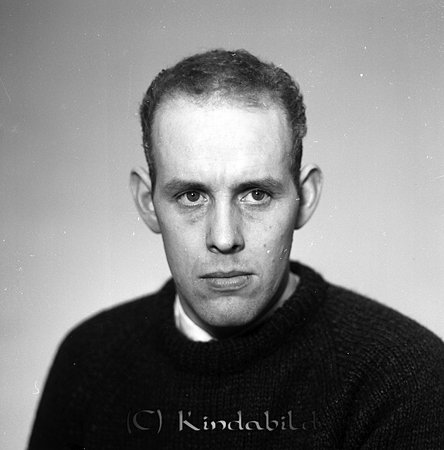 Rune Gustavsson Mjölsefall
raja
Man klädd i en stickad tröja

Nyckelord: Gustavsson Mjölsefall