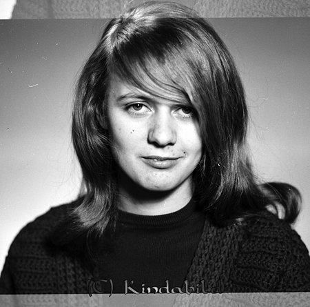 Eva Andersson Bänarp Kisa
raja
Kvinna klädd i en mörk tröja

Nyckelord: Andersson Kisa