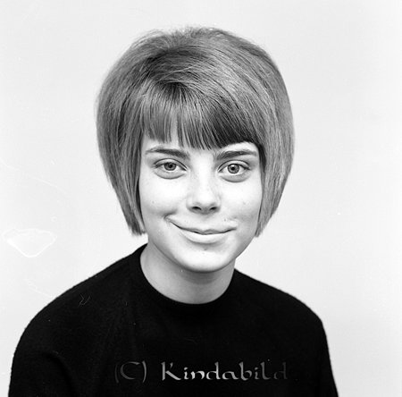 Ann-Kristin Karlsson Kisa
raja
Kvinna klädd i mörk tröja

Nyckelord: Karlsson Kisa