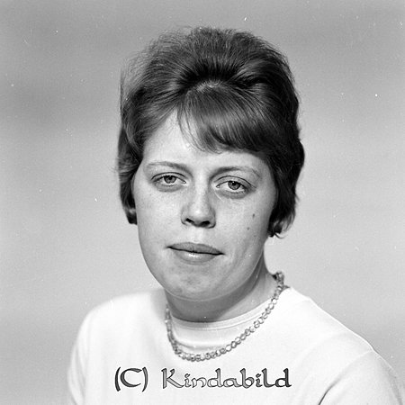 Barbro Andersson Berga Slätmon
raja
Kvinna klädd i ljus jumper 

raja
Barbro Andersson född 1946, dotter till Inge och Lisa Andersson Svartmålen Väsby Mellangård.'
 Syskon: Ingegerd och Sylvia-
 Barbro Anderson gift med Rolf Isaksson.
 1970 bodde de i Halleby Slätmon.
 Källa; Studiegruppen hembygdsgården 
Nyckelord: Andersson Slätmon