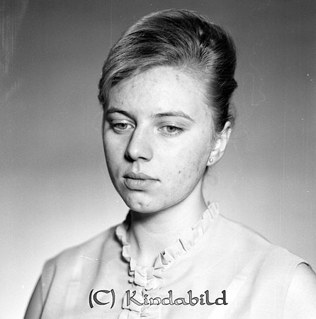 Ingrid Gustavsson Strömsvägen 1 Rimforsa
raja
Kvinna klädd i en ljus klänning

Nyckelord: Gustavsson Rimforsa