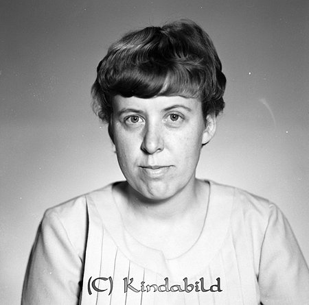 Tove Jakobsson Kisa
raja
Kvinna klädd i ljus klänning

raja
Tove var gift med Nils "Nisse Jeppe" Jacobsson. Flyttade till Köpenhamn i början på 1970-talet. 
Källa: careng

Nyckelord: Jakobsson Kisa