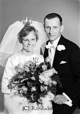 Karl-Uno Thuresson Rothult Kisa
raja
Brudpar     

raja
Gunvor dotter till Agda och Sigvard Johansson, Karl-Uno son till Lilly och Ture Karlsson. De har två söner Per-Uno och Stefan. 
Källa: mayca

Nyckelord: Thuresson Kisa