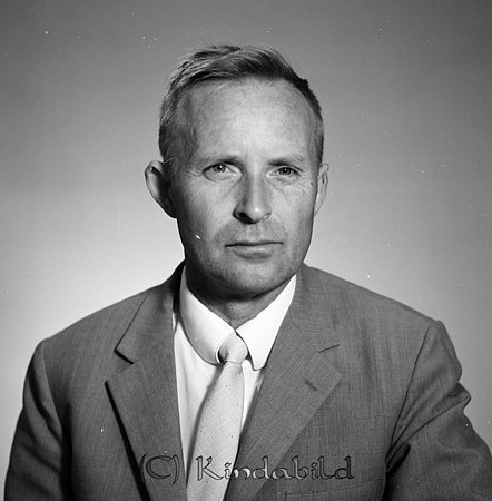 Henry Ydringer Årteflod
raja
Man klädd i skjorta slips och kavaj

raja
Henry bror med Helge Ydringer
Källa: Studiegruppen Hembygdsgården 


Nyckelord: Ydringer Årteflod