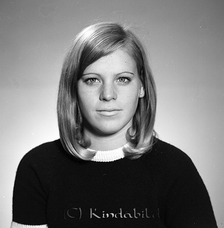 Lisbeth Andersson Rimforsa
raja
Kvinna klädd i en mörk tröja med ljus krage   

Nyckelord: Andersson Rimforsa