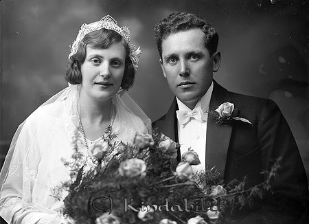 Baltzar Roos Hagadal Västervik
raja 
Brudpar              

raja
Baltzar Roos född 1902 i Västervik med hustru Göta Gunborg Viola född 1910 i Kisa. 
Källa: Gerd Pettersson 

Nyckelord: Roos Västervik