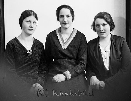 Eleverna Lasarettet
raja
Foto med tre stycken kvinnor
Nyckelord: Lasarettet Kisa
