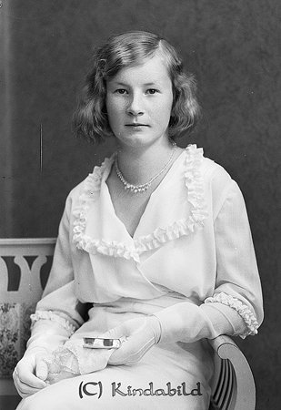 Karin Swartz Kisa
raja
Konfirmationsfoto

raja
Karin Swartz. dotter till Karl och Elin Swartz från Fimon Kisa. 
Källa: Gerd Pettersson


Nyckelord: Swartz Kisa