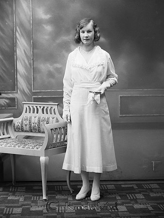 Karin Swartz Kisa
raja
Konfirmationsfoto

raja
Karin Swartz, syster till Karl-Gustav.
Källa: Studiegruppen hembygdsgården. 
Nyckelord: Swartz Kisa