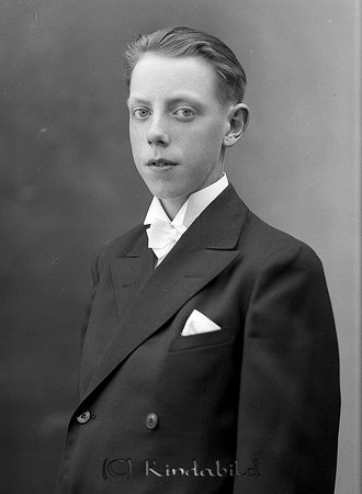 Sture Andersson Mjölsefall Kisa
raja
Konfirmationsfoto

Nyckelord: Andersson Kisa