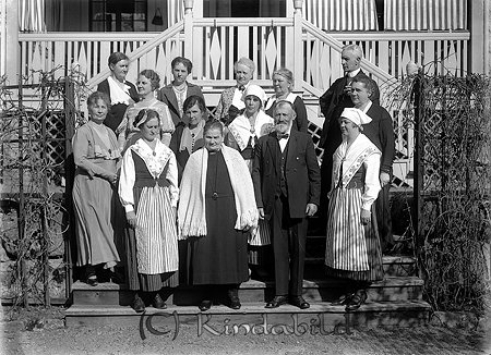 Häradsskrivare Nordenborg Medaljutdelning
raja
En samling mäniskor som står i en trappa

Nyckelord: Nordenborg Kisa