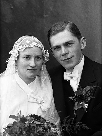 Artur Nilsson Jonsbo Hycklinge
raja 
Brudpar          
Nyckelord: Nilsson Hycklinge