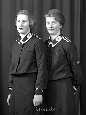 Ingeborg och Märta Phil Kisa
raja
Två kvinnor klädda i frälsningsarméns uniform

Nyckelord: Phil Kisa