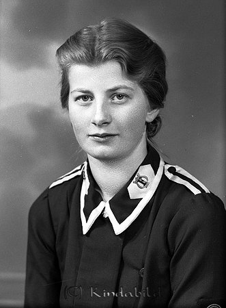 Ingeborg Pihl Kisa
raja
Kvinna klädd i frälsningsarméns uniform

Nyckelord: Phil Kisa