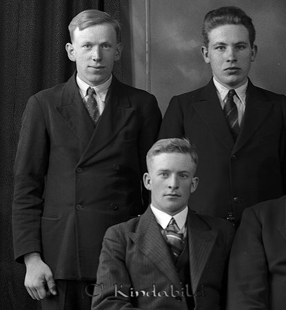 G Jacobsson Prästgården Hägerstad
raja
En samling män klädda i kostym

Nyckelord: Jacobsson Hägerstad