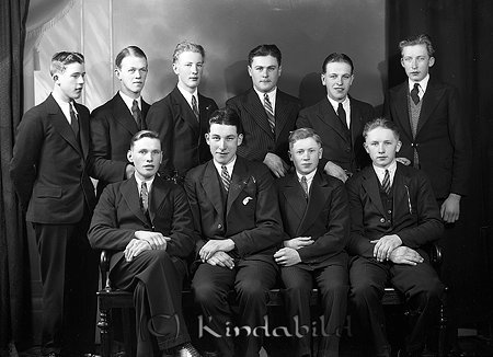 Karl Erik Karlsson Björkfors
raja
En samling män klädda i kostym

Nyckelord: Karlsson Björkfors