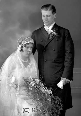 Sigvard Andersson Gräshagen Hycklinge
raja 
Brudpar          
Nyckelord: Andersson Hycklinge