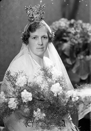 Sigfrid Ohlsson Hästhagen Västerlösa
raja 
Brudfoto          

raja
Lilly Johansson född 1904 i Boda Tjärstad 
Källa: Gerd Pettersson 

Nyckelord: Ohlsson Västerlösa