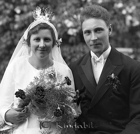 Carl Andersson Hagaborg Hycklinge
raja 
Brudpar          
Nyckelord: Andersson Hycklinge
