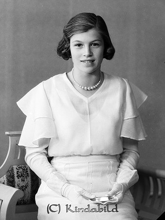 Ingrid Kroon Utdala Oppeby
raja
Konfirmationsfoto

raja
Ingrid Kron född 1920 i Oppeby, dotter till Marin Edvin Kron och Agnes Augusta Kron född Svensson i Hägerstad. De bodde Utdala.
Hon var gift 1942 med Inge Axel Henry Eriksson.
Barn;
Lars-Inge och Ylva Kristina.
1950 bodde familjen i Oskarshamn.
Källa: Folkräkning 1950 
Källa: Gerd Pettersson

Nyckelord: Kroon Oppeby