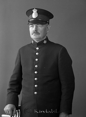 Polis C A Pihl Kisa
raja
Man klädd i uniform

Nyckelord: Pihl Kisa