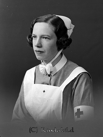 Elsa Johansson Lasarettet Kisa
raja
Kvinna klädd i sjuksköterske-kläder

Nyckelord: Johansson Kisa