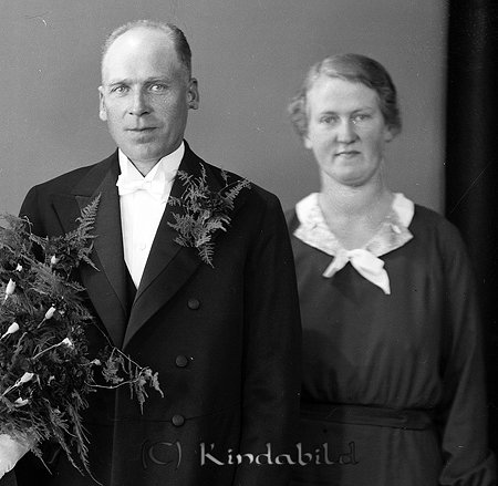 Liss Rosén Rothult Kisa
raja 
Brudpar med bröllopsvittnen             

raja
Liss och Berta Rosén. 
Källa: Gerd Pettersson 

Nyckelord: Rosén Kisa
