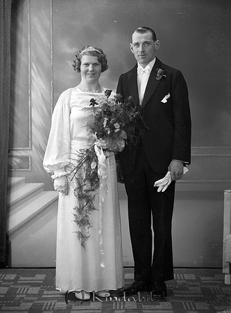 Herbert Rosenlund Linköping
raja 
Brudpar              

raja
Herbert Rosenlund, Linköping med hustru Hildur Maria född 1905-04-23 i Kisa.
död 1972 i Linköping. 
Källa: Gerd Pettersson 

Nyckelord: Rosenlund Linköping