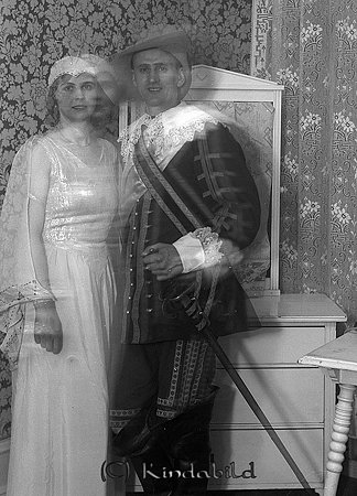 Maskeradbal
raja
En teatergrupp

Nyckelord: Maskeradbal