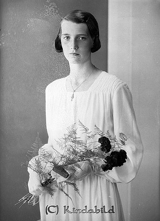 Irma Jacobsson Vadstugan Kisa
raja
Konfirmationsfoto

raja
Irma Jakobsson, dotter till Ragnar och Edla Jakobsson.
syskon till Irma var Stig och Inger.
Irmas barn är Leif och Ulf Linderbäck.
Inger gifte sig med Rune Borg. De bodde på Ulrikagatan 17 i Kisa. 
Källa: Gerd Pettersson

Nyckelord: Jacobsson Kisa